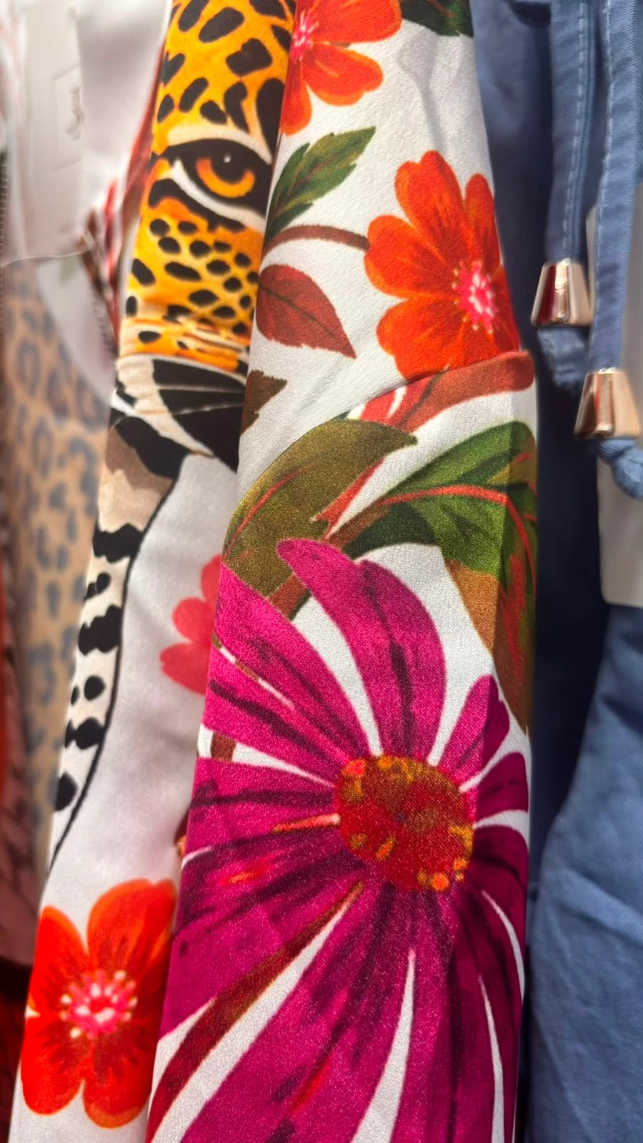 CHAQUETA BOMBER SATÉN ESTAMPADA ANIMAL