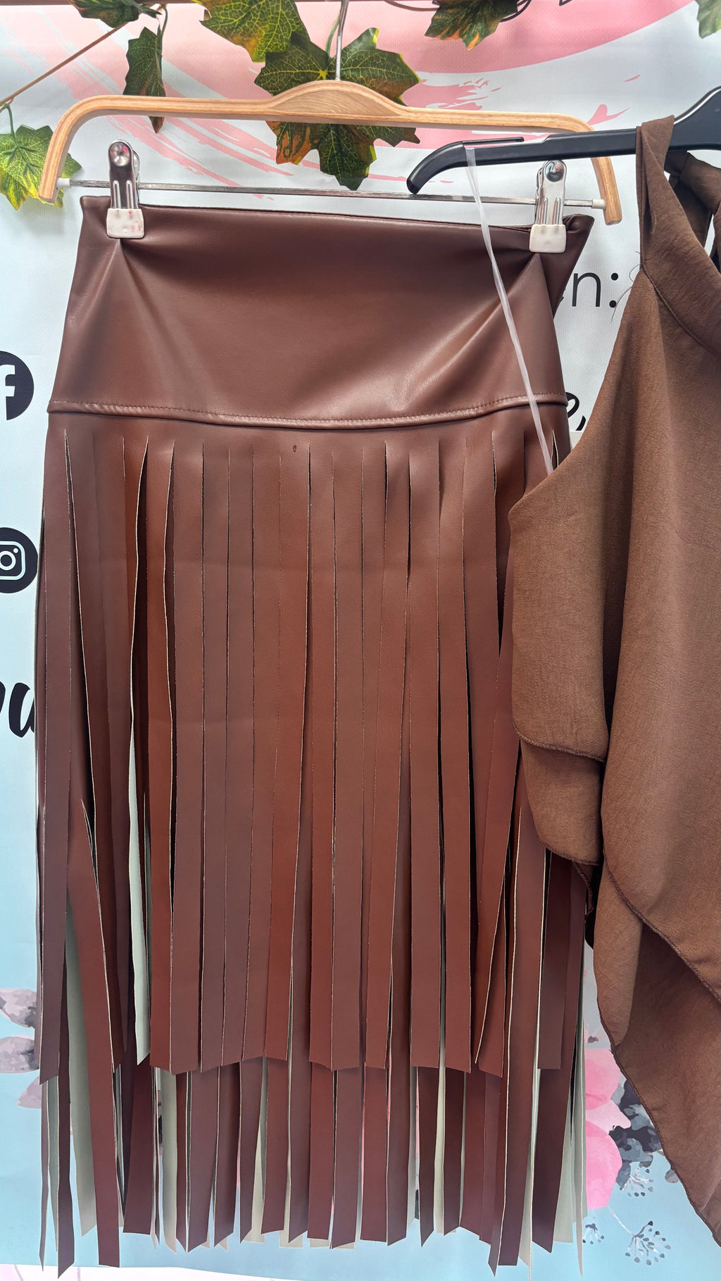 FALDA FLECOS POLIPIEL
