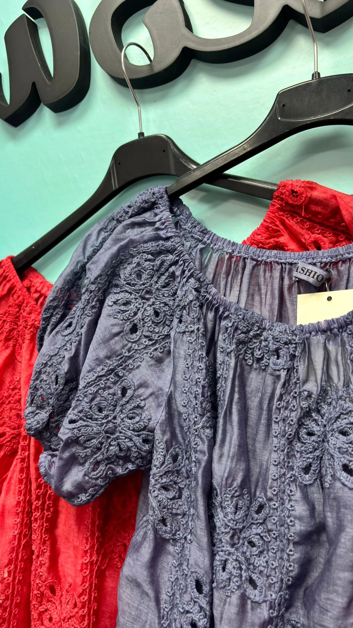 CAMISA BORDADA TROQUELADA