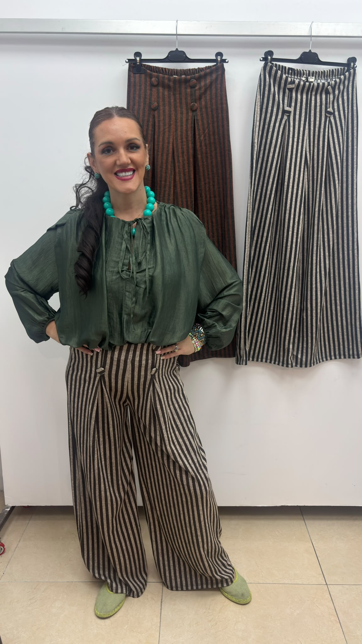 PLEATED BUTTON TROUSERS