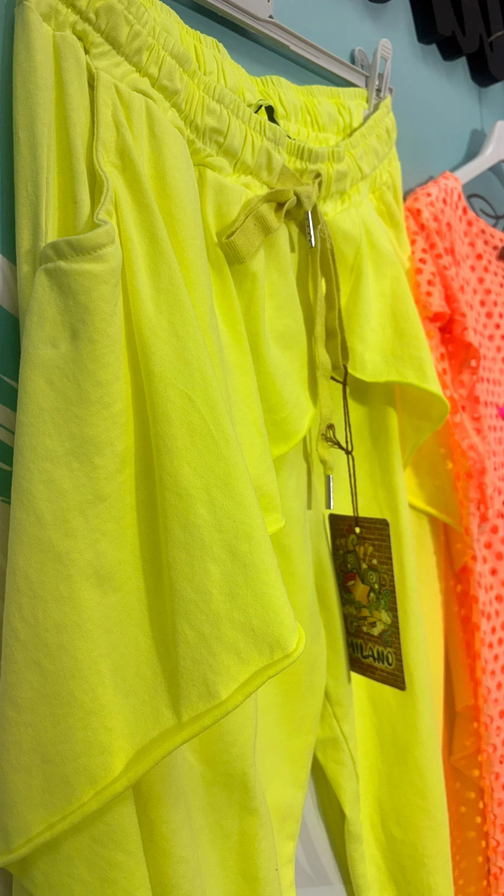 JOGGER FLUOR EFECTO FALDA ANALA