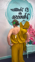 TRAJE ASIMÉTRICO SATINADO NATALIA