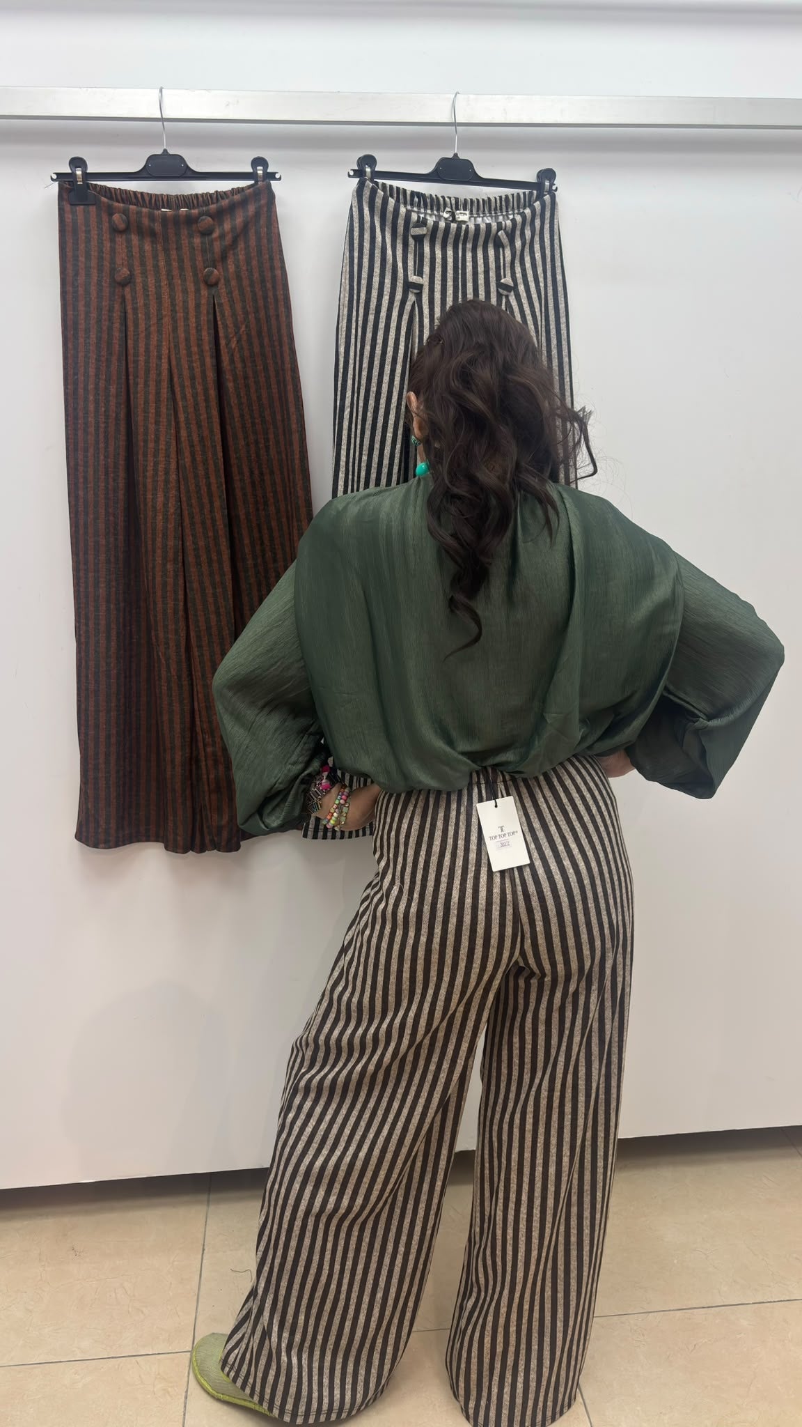 PLEATED BUTTON TROUSERS